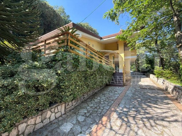 intera palazzina in vendita a Mercogliano