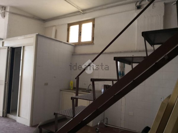 locale commerciale in vendita a Mercogliano in zona Torrette
