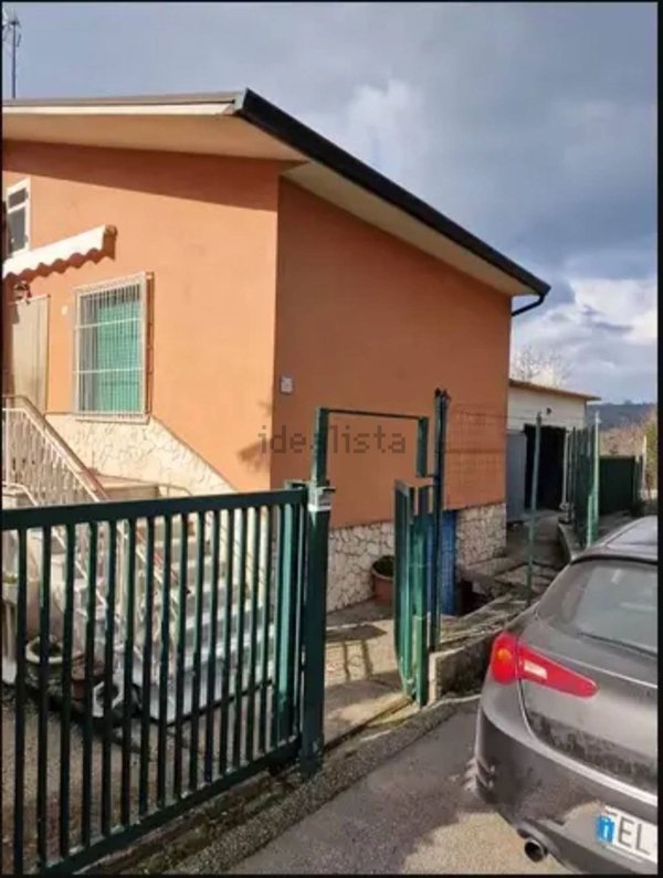 casa indipendente in vendita a Mirabella Eclano