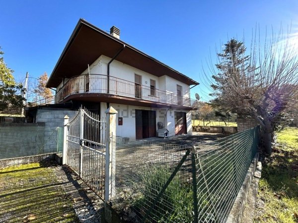 casa indipendente in vendita a Mirabella Eclano