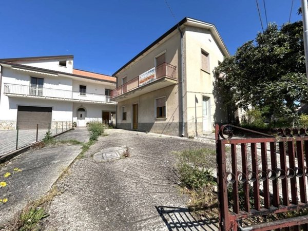 casa indipendente in vendita a Mirabella Eclano