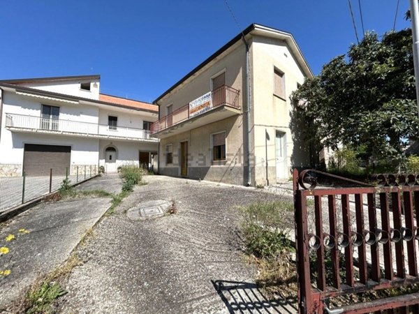 casa indipendente in vendita a Mirabella Eclano
