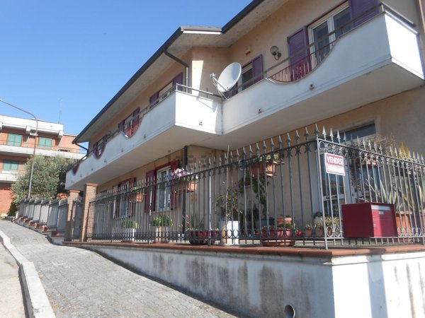 casa indipendente in vendita a Mirabella Eclano