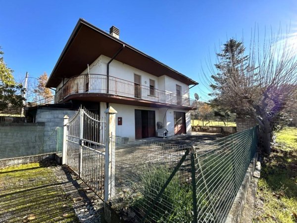 casa indipendente in vendita a Mirabella Eclano