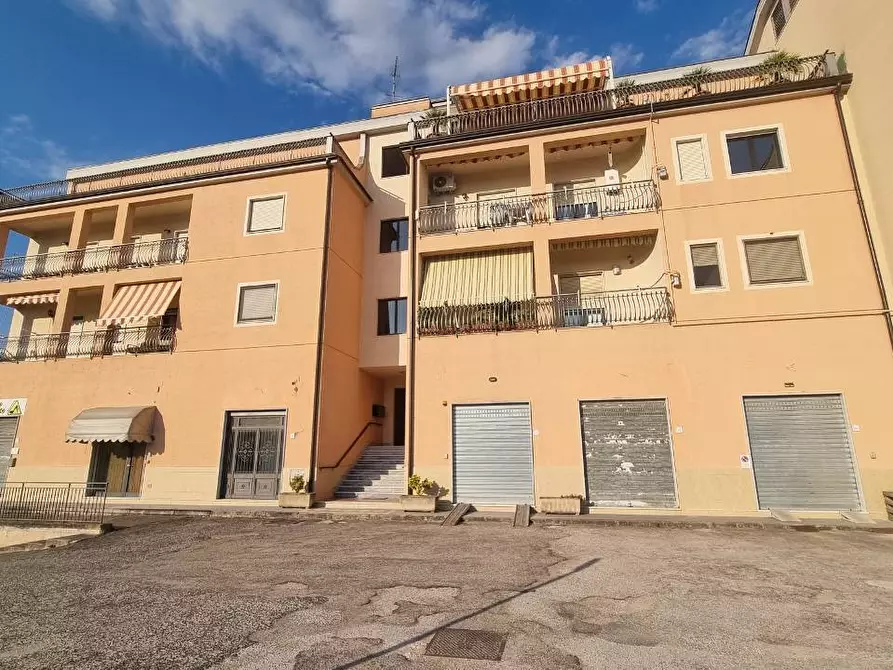 appartamento in vendita a Mirabella Eclano in zona Calore