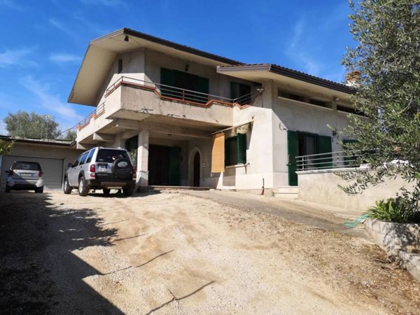 casa indipendente in vendita a Mirabella Eclano
