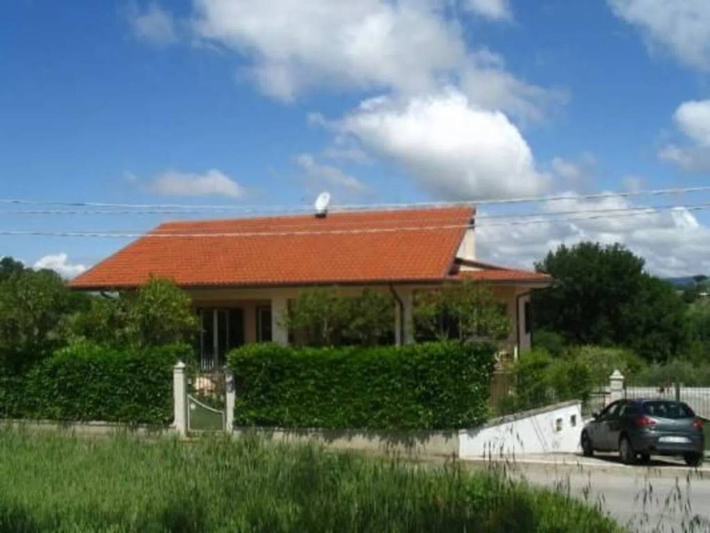 casa indipendente in vendita a Mirabella Eclano