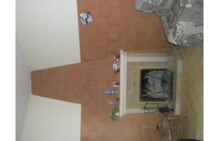 casa indipendente in vendita a Mirabella Eclano in zona Calore