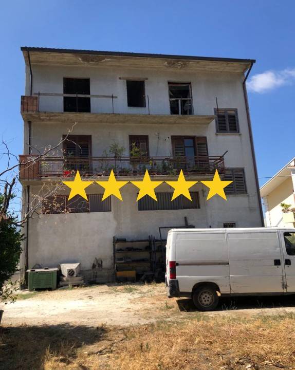 casa indipendente in vendita a Mirabella Eclano in zona Calore