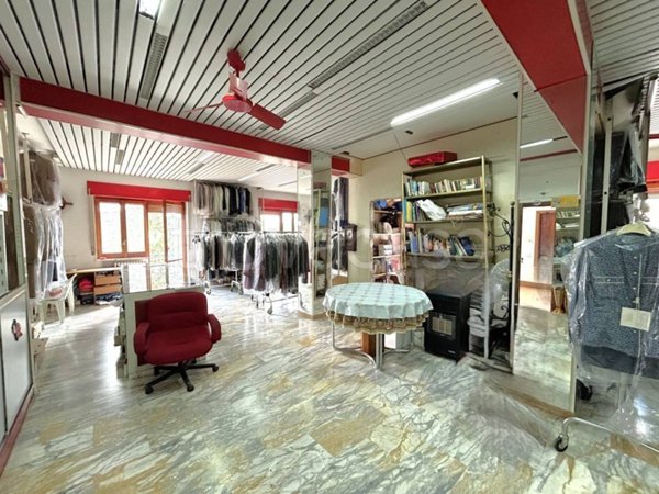 negozio in vendita a Mirabella Eclano