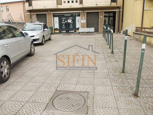 negozio in vendita a Mirabella Eclano