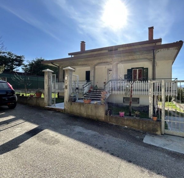 casa indipendente in vendita a Mirabella Eclano