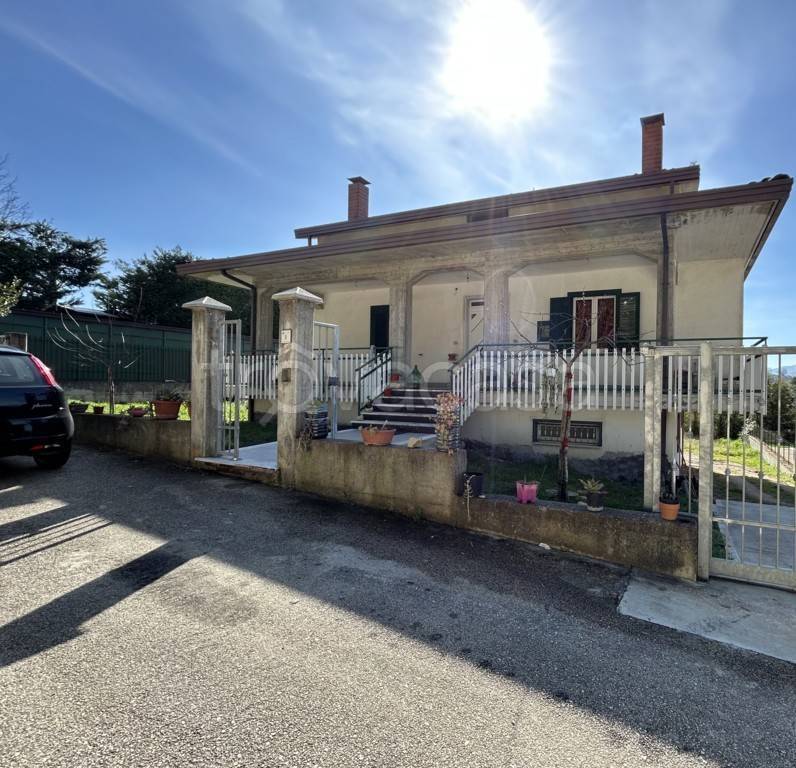 casa indipendente in vendita a Mirabella Eclano