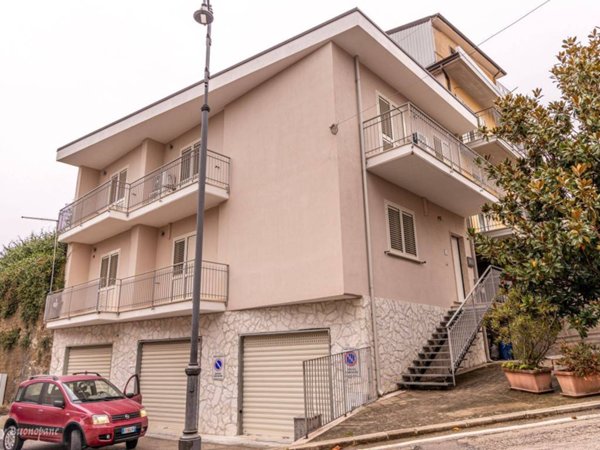 casa indipendente in vendita a Mirabella Eclano