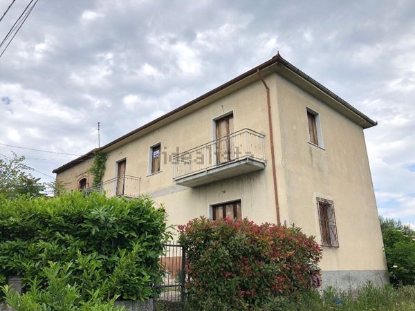 esavano in vendita a Mirabella Eclano