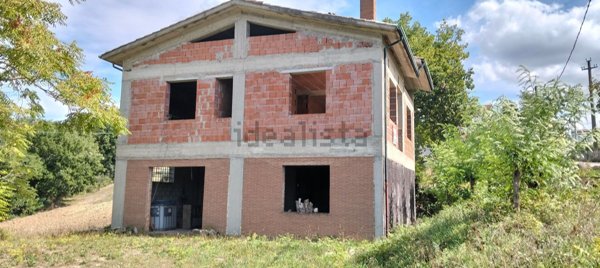 casa indipendente in vendita a Mirabella Eclano