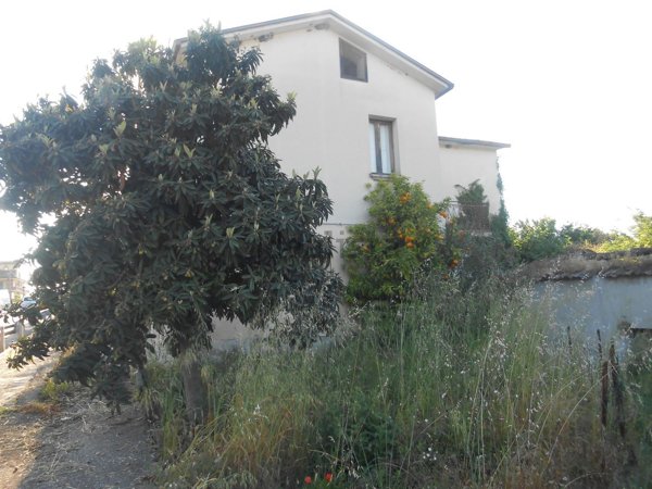 casa indipendente in vendita a Mirabella Eclano in zona Calore