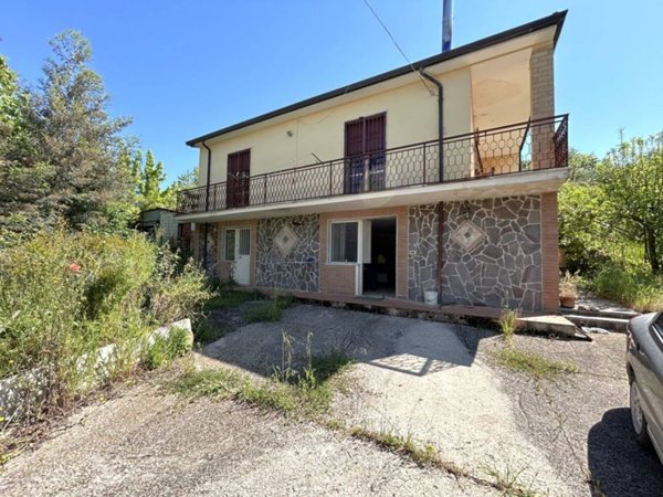 casa indipendente in vendita a Mirabella Eclano