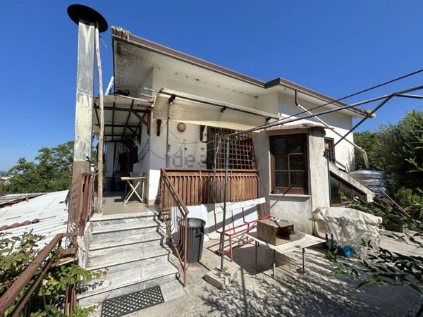 casa indipendente in vendita a Mirabella Eclano
