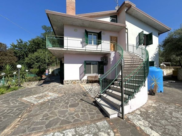 casa indipendente in vendita a Mirabella Eclano