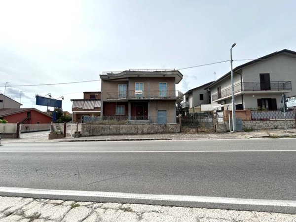 casa indipendente in vendita a Mirabella Eclano