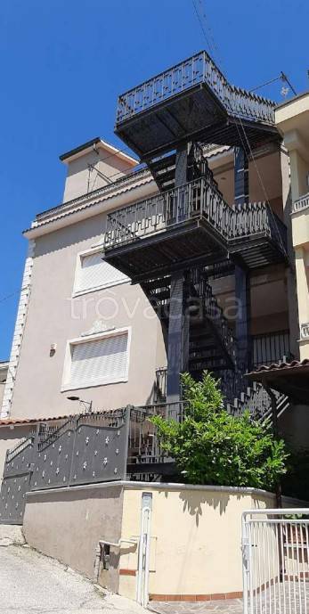 casa indipendente in vendita a Montecalvo Irpino