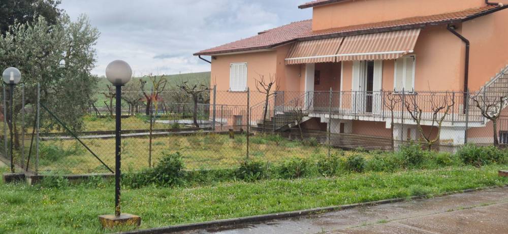 casa indipendente in vendita a Montecalvo Irpino