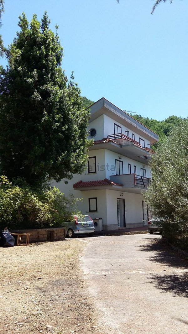casa indipendente in vendita a Montecalvo Irpino