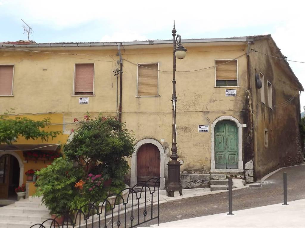 casa semindipendente in vendita a Montefalcione