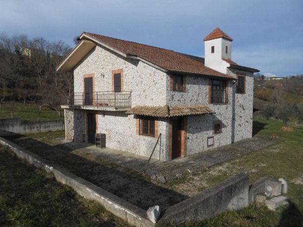 casa indipendente in vendita a Montefalcione