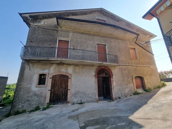 casa indipendente in vendita a Montefalcione