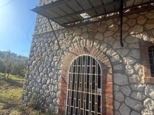 casa indipendente in vendita a Montefalcione