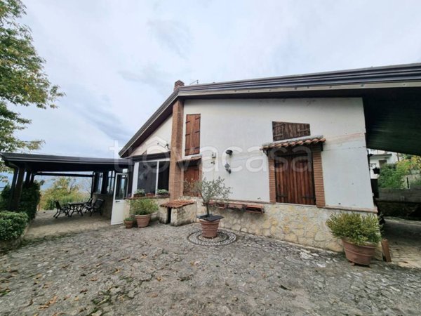 casa indipendente in vendita a Montefalcione