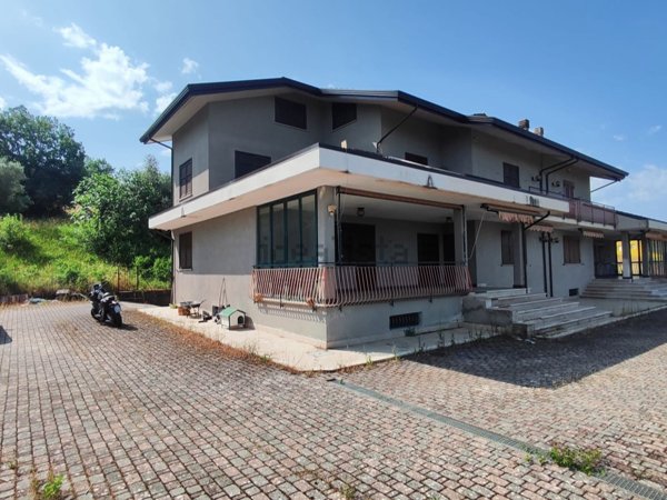 casa indipendente in vendita a Montefalcione