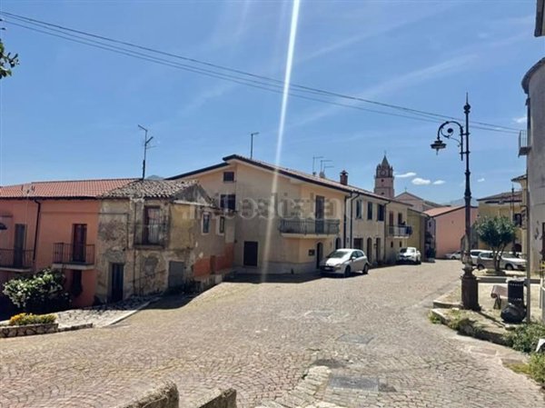 casa semindipendente in vendita a Montefalcione