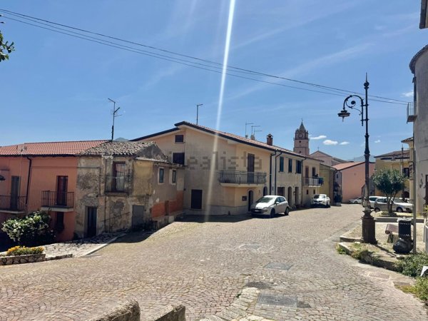 casa semindipendente in vendita a Montefalcione
