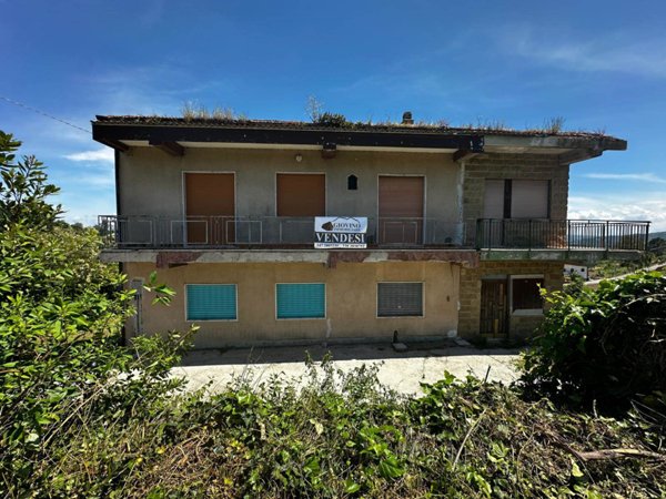 casa indipendente in vendita a Montefalcione