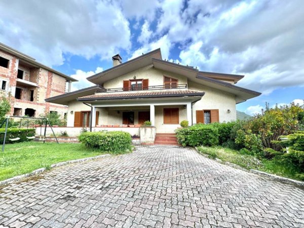 casa indipendente in vendita a Monteforte Irpino