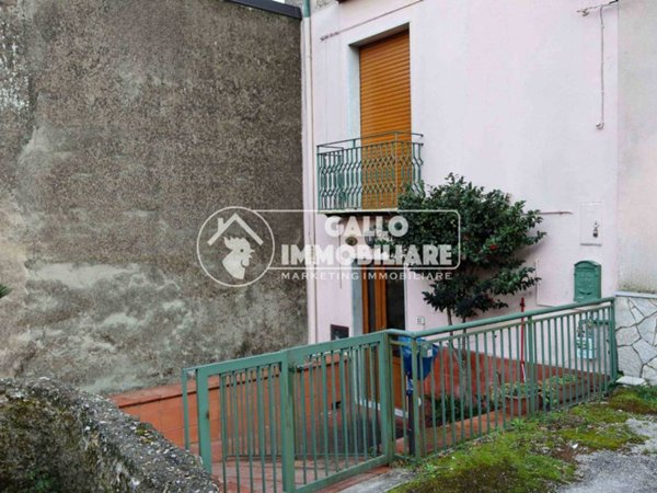 casa indipendente in vendita a Monteforte Irpino