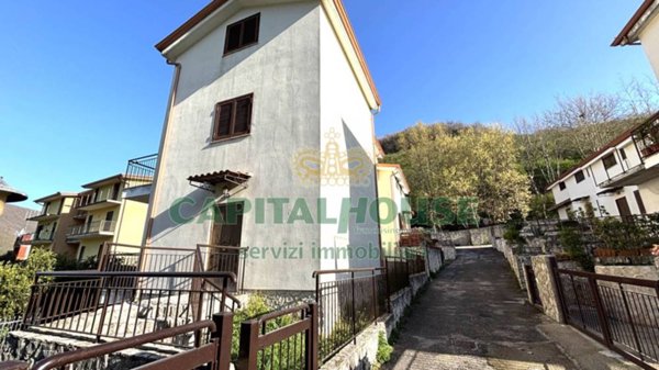 casa indipendente in vendita a Monteforte Irpino
