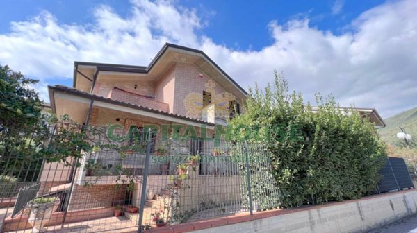 casa indipendente in vendita a Monteforte Irpino