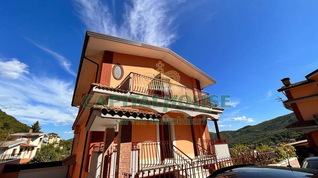 casa indipendente in vendita a Monteforte Irpino