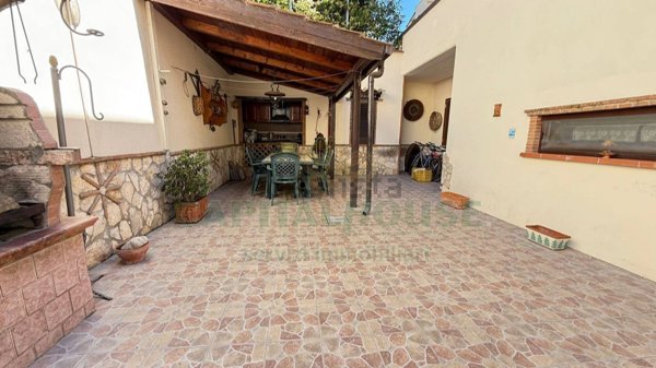 casa indipendente in vendita a Monteforte Irpino