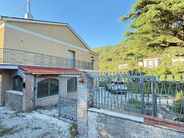 casa indipendente in vendita a Monteforte Irpino