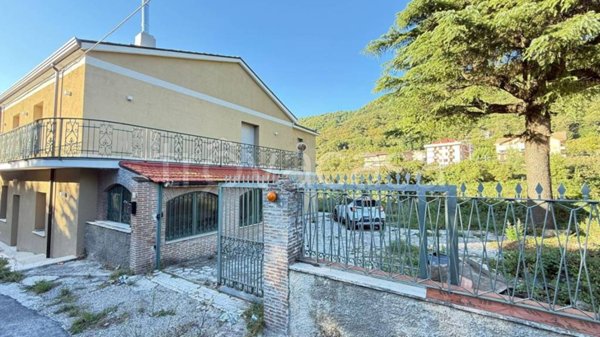 casa indipendente in vendita a Monteforte Irpino in zona Campi