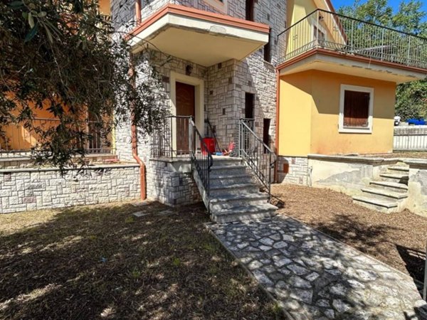 casa indipendente in vendita a Monteforte Irpino