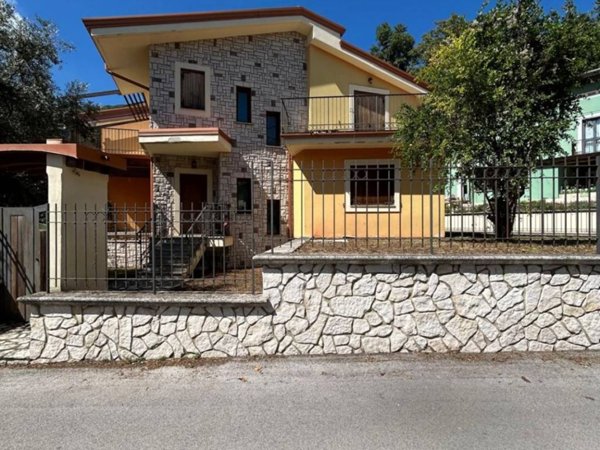 casa indipendente in vendita a Monteforte Irpino