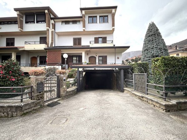 casa indipendente in vendita a Monteforte Irpino in zona Alvanella