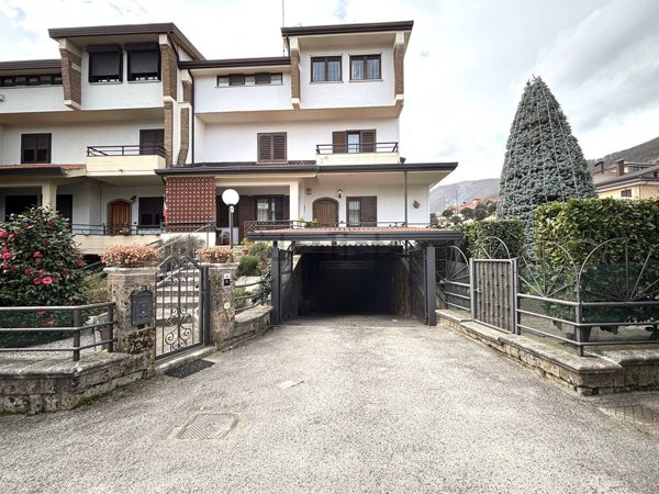 casa indipendente in vendita a Monteforte Irpino in zona Alvanella