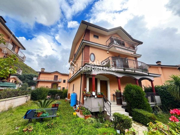 casa indipendente in vendita a Monteforte Irpino